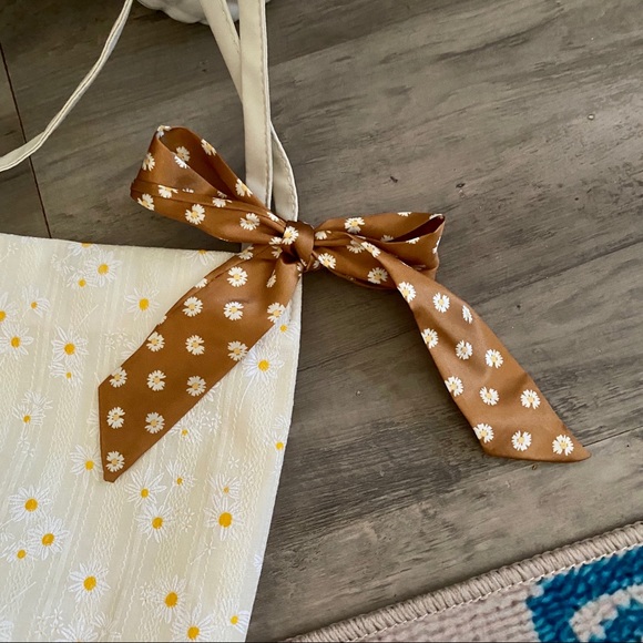 NEW Daisy Purse - Picture 5 of 11